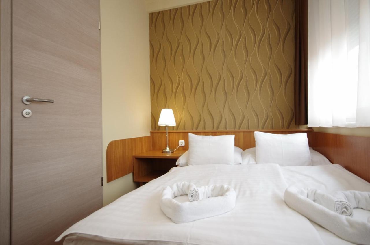 Aqua Hotel Gyula Εξωτερικό φωτογραφία