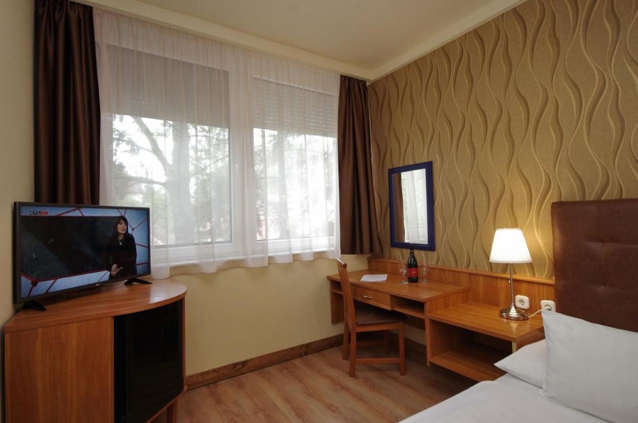 Aqua Hotel Gyula Εξωτερικό φωτογραφία