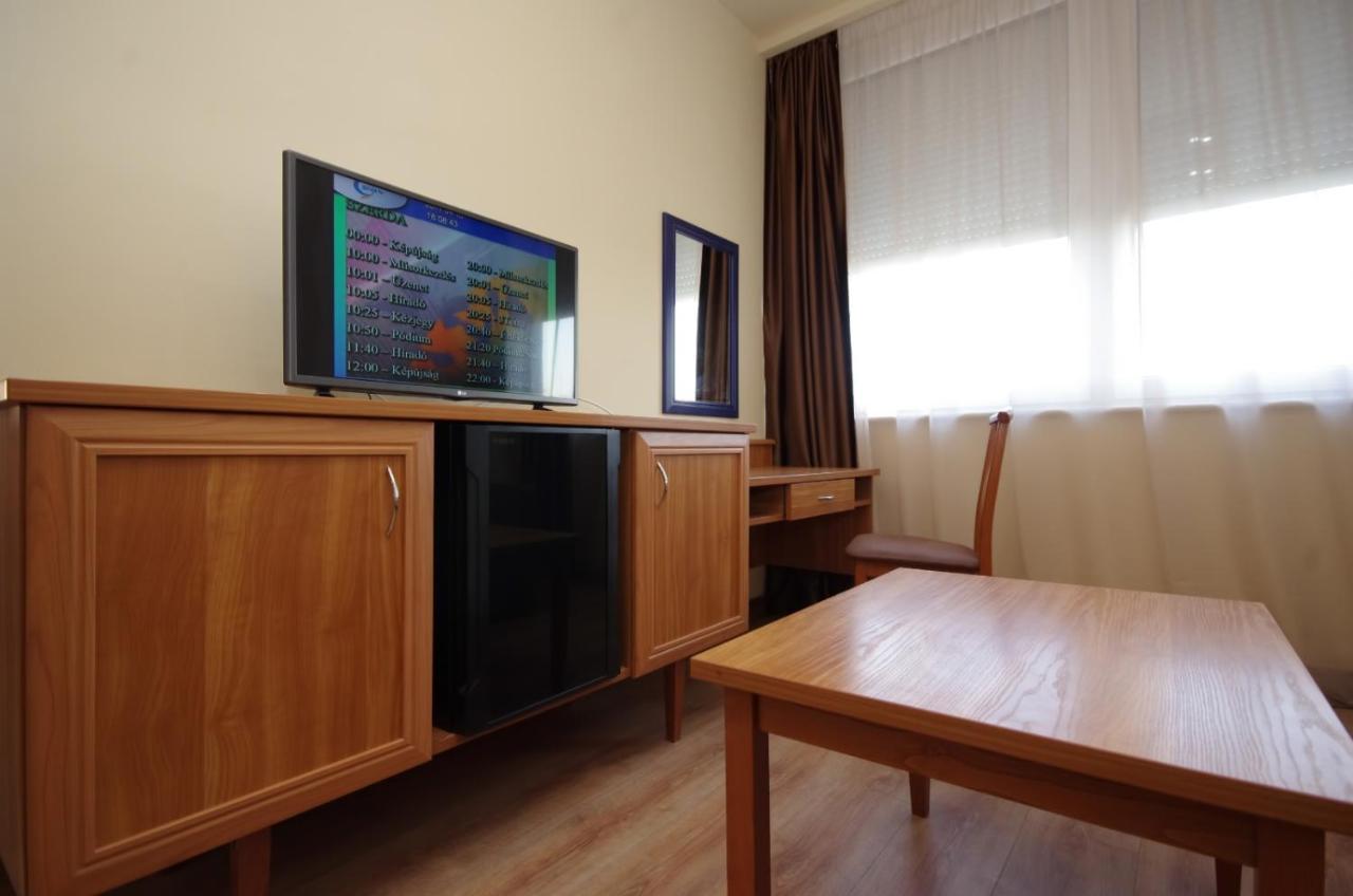 Aqua Hotel Gyula Εξωτερικό φωτογραφία
