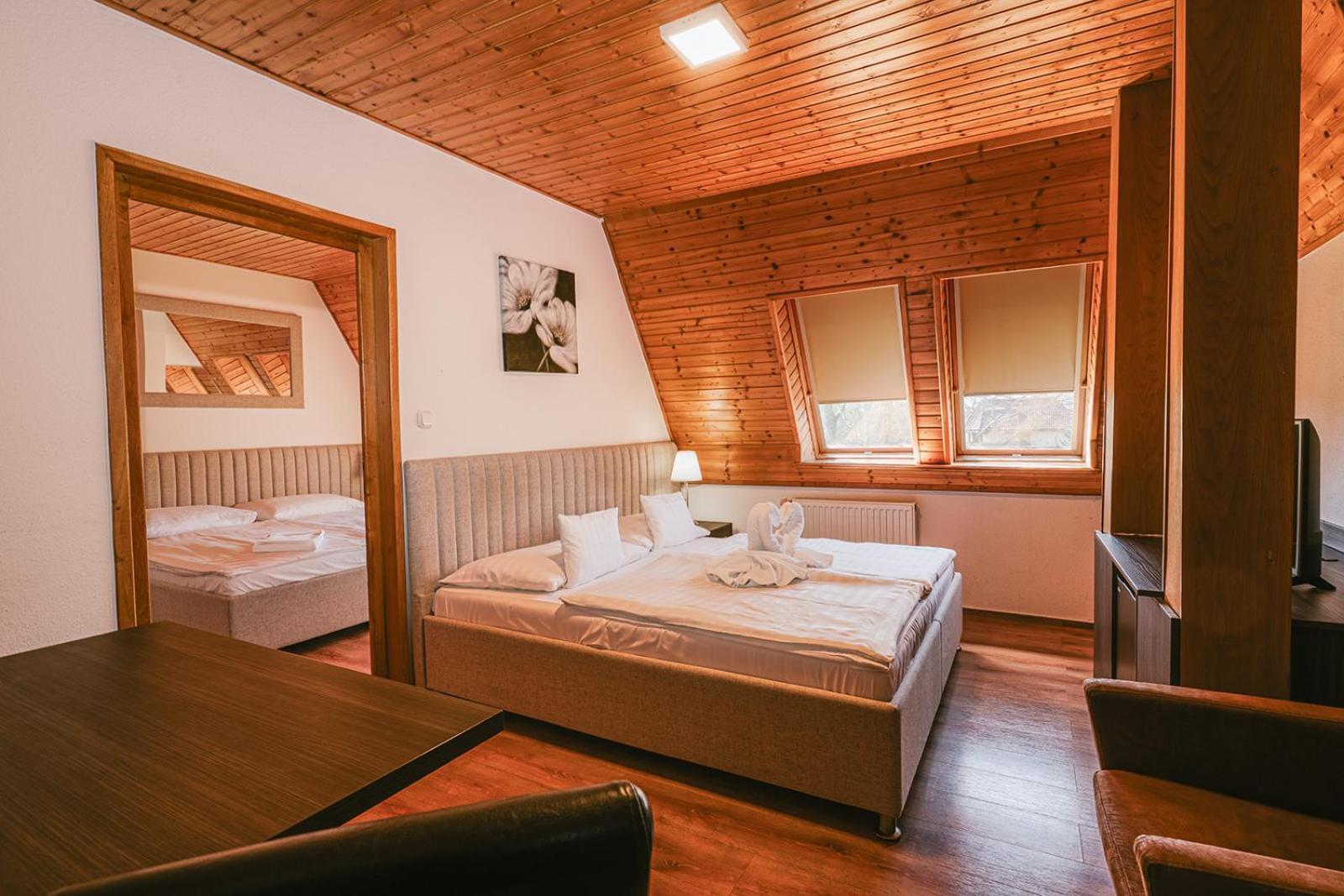 Aqua Hotel Gyula Εξωτερικό φωτογραφία