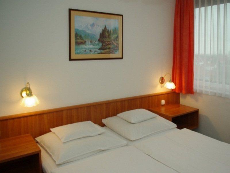 Aqua Hotel Gyula Εξωτερικό φωτογραφία