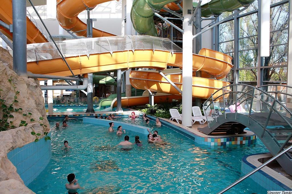 Aqua Hotel Gyula Εξωτερικό φωτογραφία
